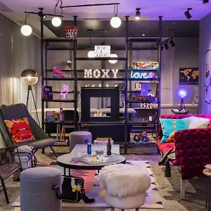 Hotel Moxy Old Town, Boekarest